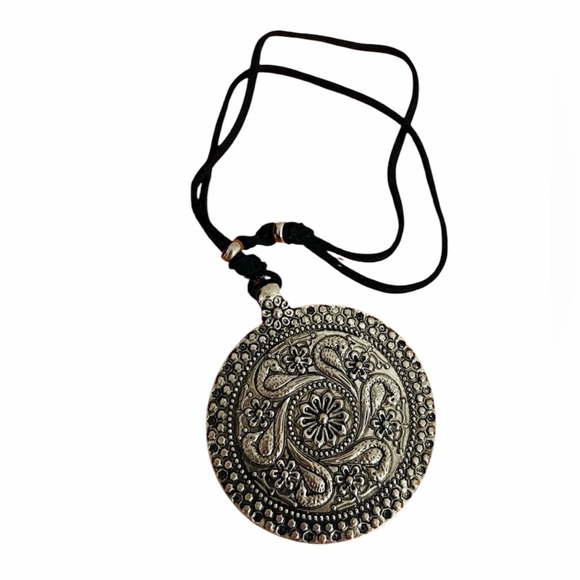 Accessories - Silver Vintage Pendant Necklace with Black Cord